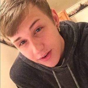 Meet your Posher, Wyatt